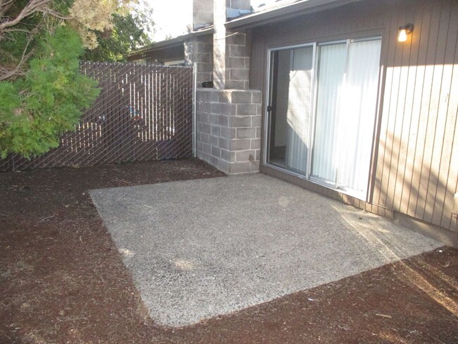 Building Photo - Total Remodel! Two Bedroom Duplex in North...
