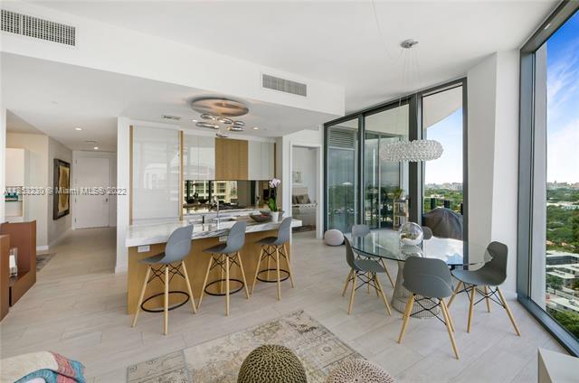 Building Photo - 2831 S Bayshore Dr