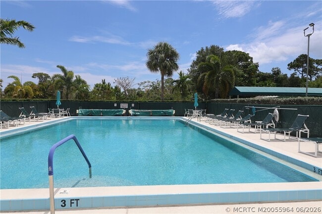 Building Photo - 2950 SE Ocean Blvd