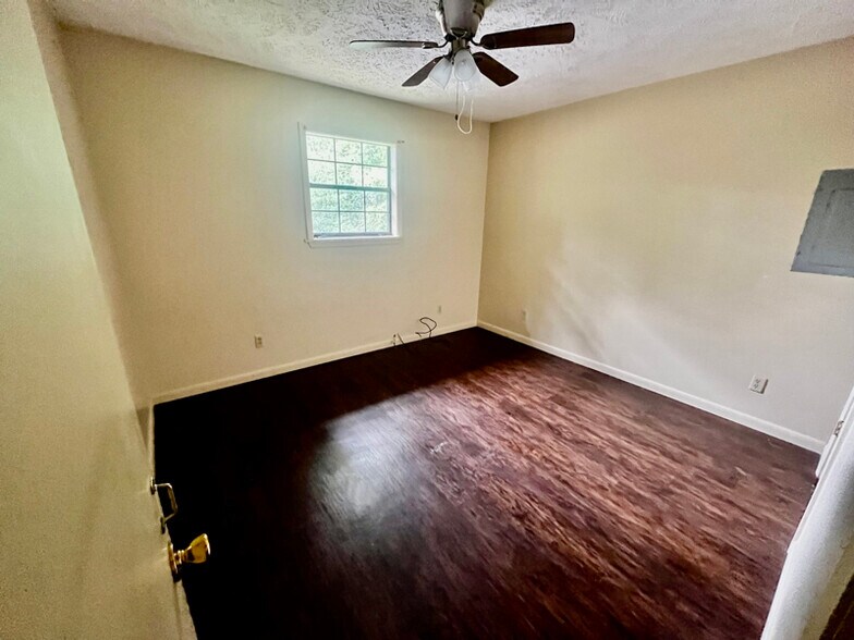 Building Photo - 576 Halbert Heights Rd