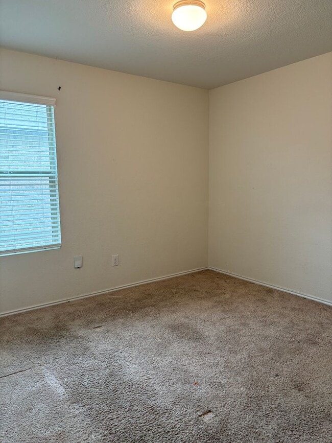 Building Photo - EMISD***3/2/2****