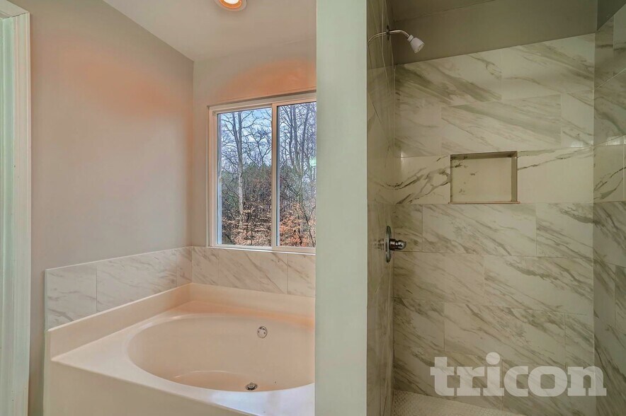 Building Photo - 635 Garden Grove Dr NW