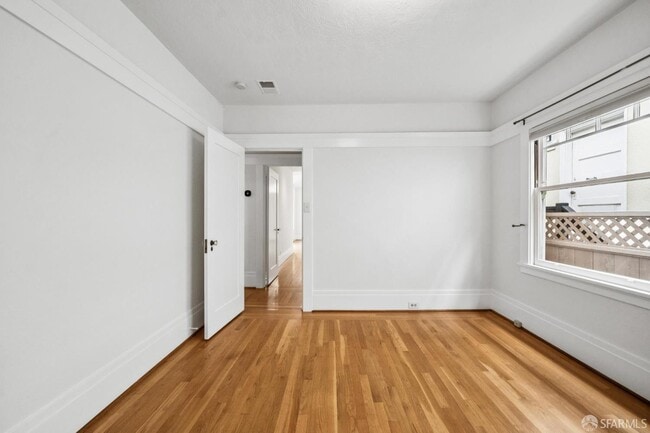 Building Photo - 420 Miramar Ave