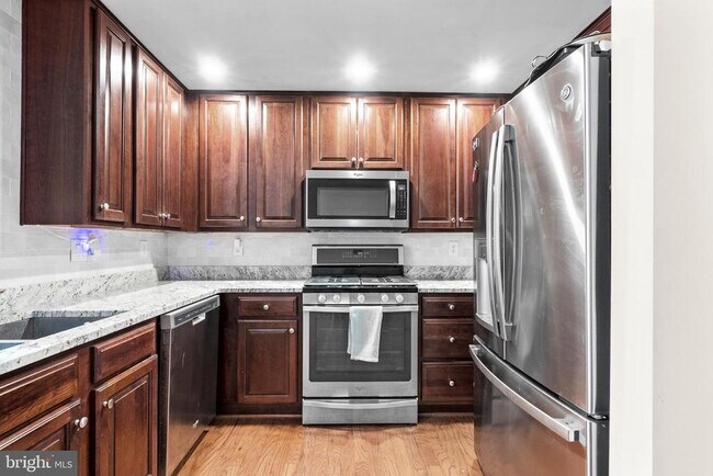 Building Photo - 15 Swanton Ln