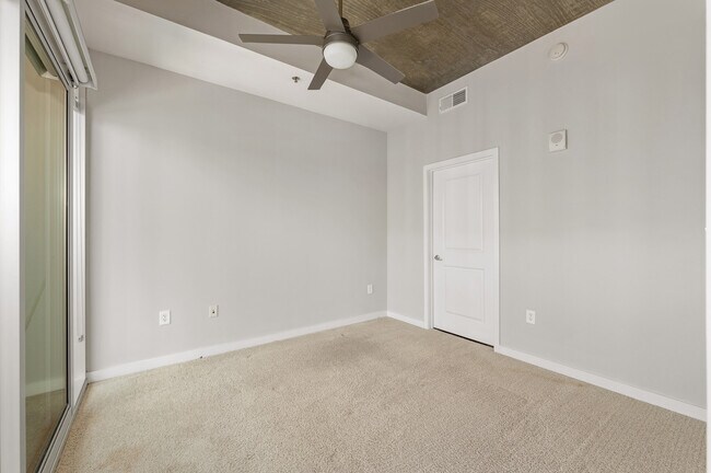 Building Photo - 250 Pharr Rd NE