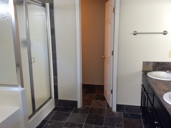 Building Photo - Greenwood - 3 BR home