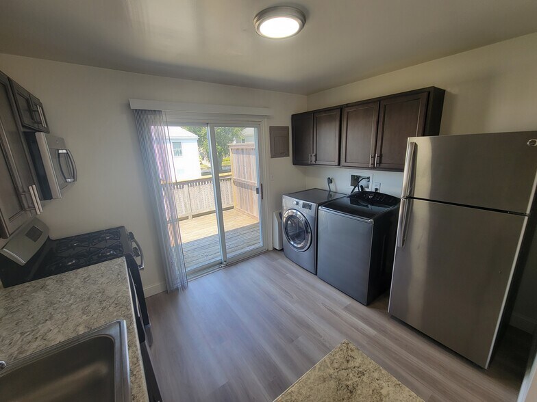 Primary Photo - Newport Landings Apartment Community