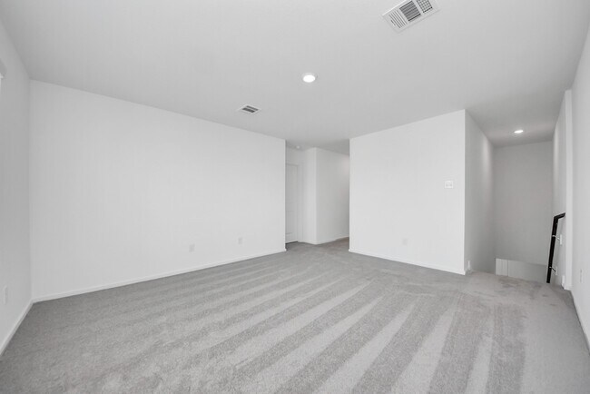 Building Photo - 10410 Birds Nest Dr