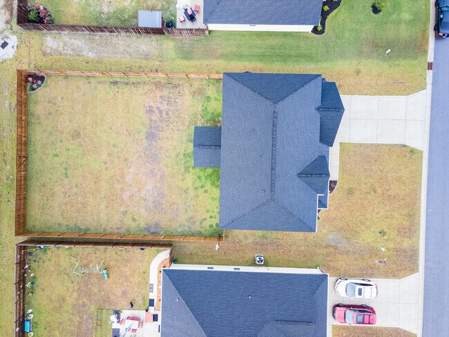 Building Photo - 917 Uplands Ln