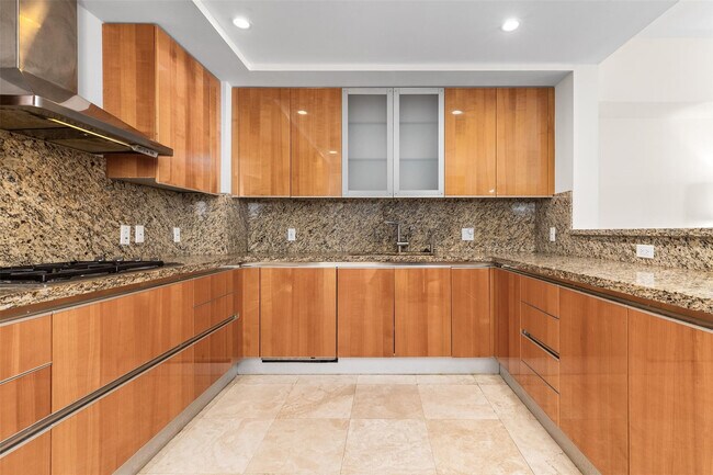 Building Photo - 45 Hendricks Isle