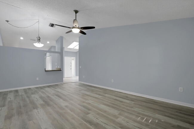 Building Photo - 13105 Belhaven Ct