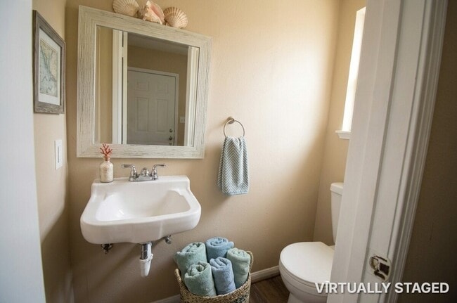 Building Photo - 1806 Cedarwood Ct