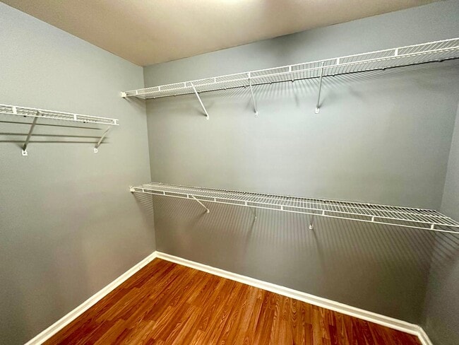 Building Photo - 2029 Chinabrook Ct