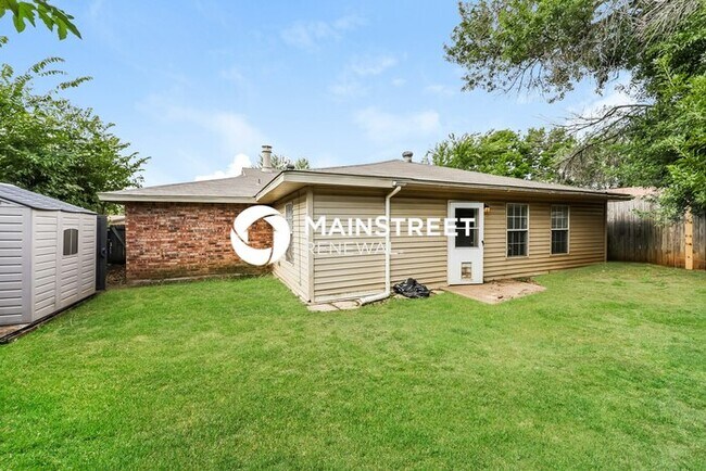 Building Photo - 4 Bedroom Pet-Friendly Home in Arlington, TX with Main Street Renewal