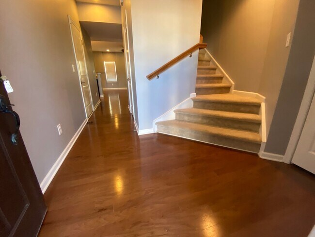 Building Photo - 113 Grande Sky Ct