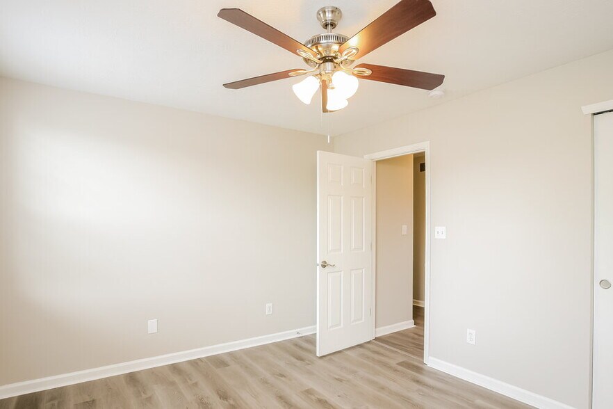 Building Photo - 4310 Blue Spruce Ct