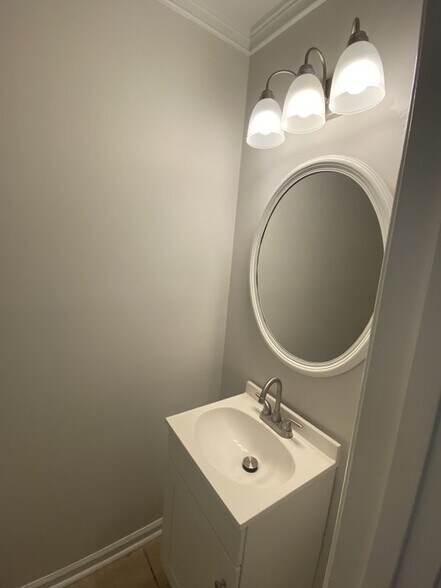 Building Photo - 6368 Baker Ct