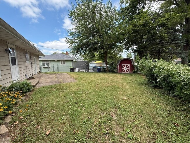Building Photo - South Shores Ranch!  2 Bedroom, 1 Bath Rea...
