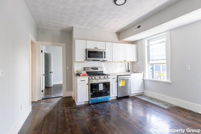Building Photo - 4 bedroom in Boston MA 02127