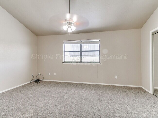 Building Photo - 10607 N MacArthur Blvd