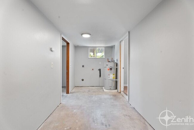 Building Photo - 4207 NE 59th Ave