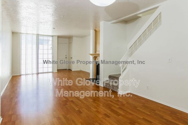 Building Photo - 205 S Redwood Ave