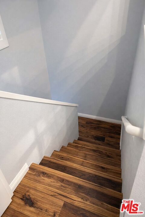 Building Photo - 1055 S Dewcrest Dr