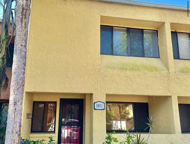 Primary Photo - 5852 Windhover Dr