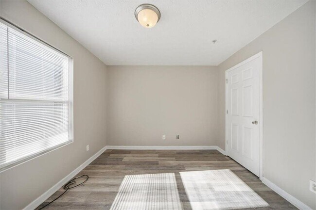 Building Photo - Charming 3-Bedroom Condo in Fairington Village