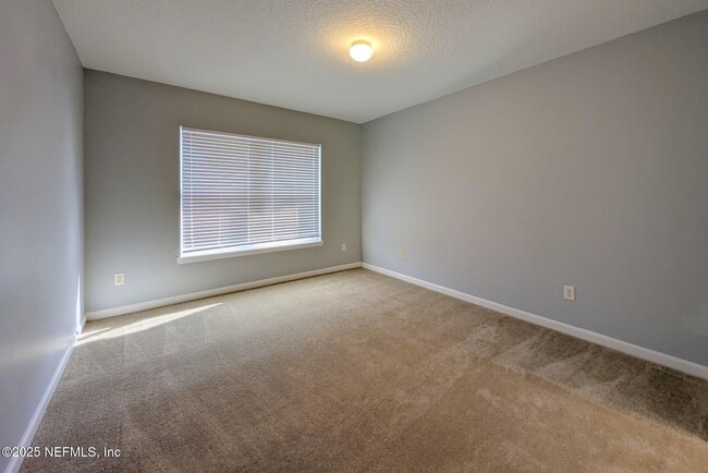 Building Photo - 129 Castlegate Ln