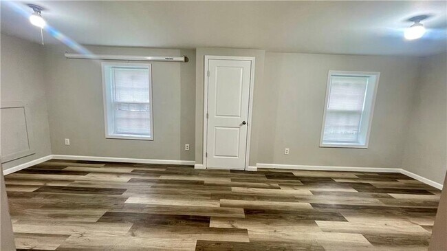 Building Photo - 886 Killian Hill Rd SW