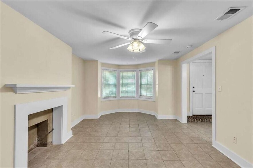 Building Photo - 209 E Duffy St