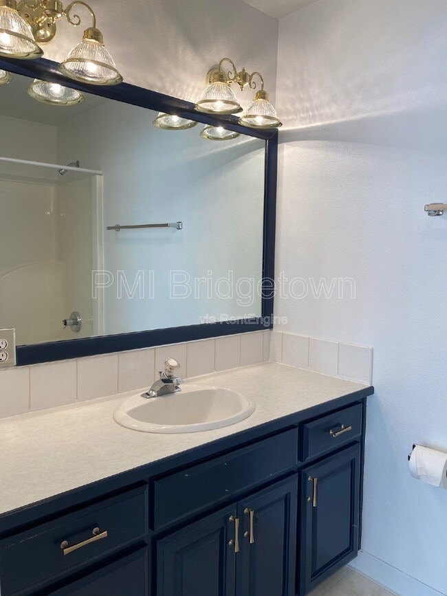 Building Photo - 12805 SE Spring Mountain Dr