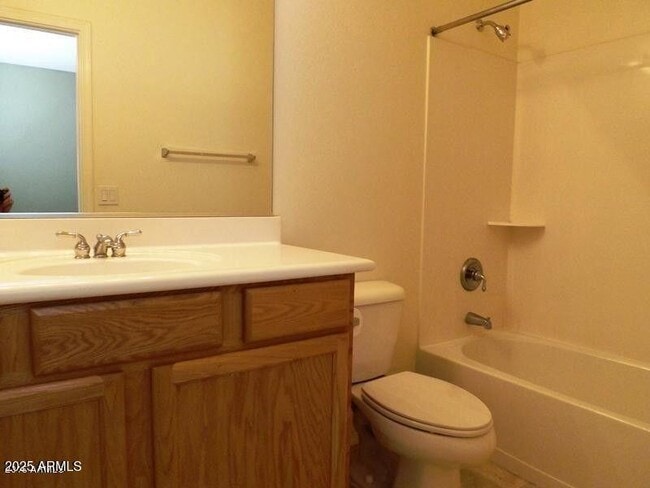 Building Photo - 1011 E Ranch Rd