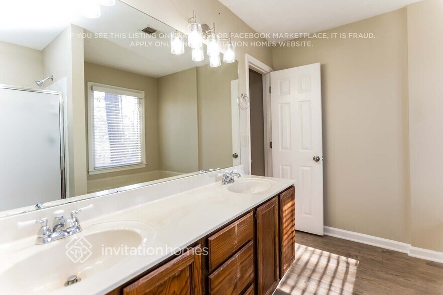 Building Photo - 1266 Clairmont Ct