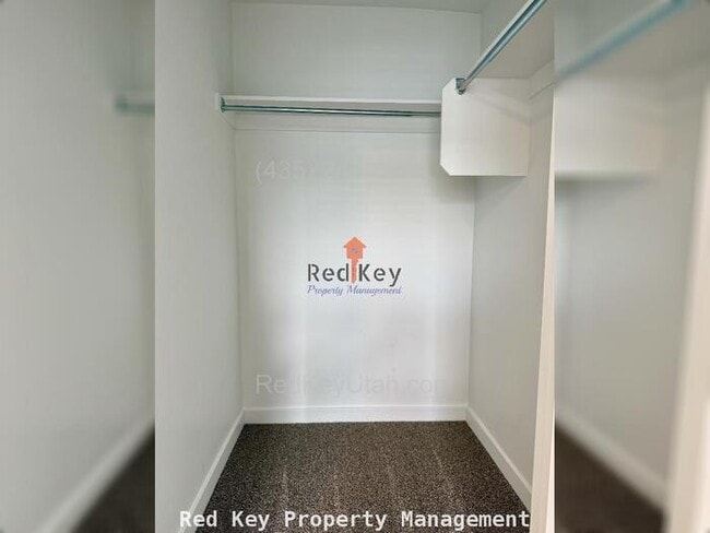 Building Photo - Wayne Way Townhouse