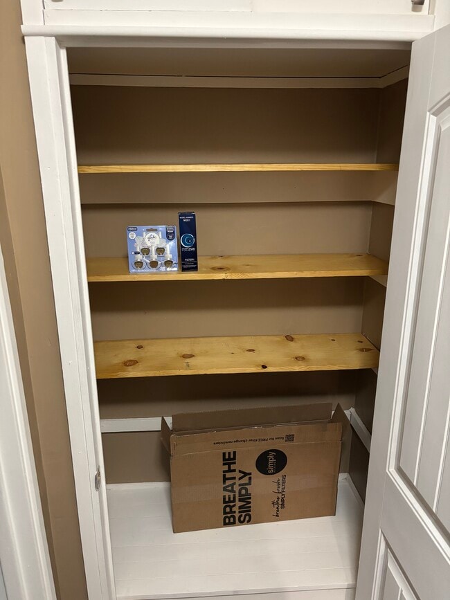 Building Photo - 1296 Elkwood St