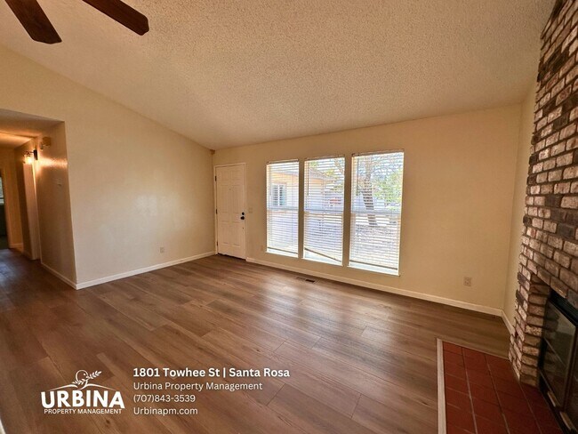 Building Photo - 1801 Towhee Dr
