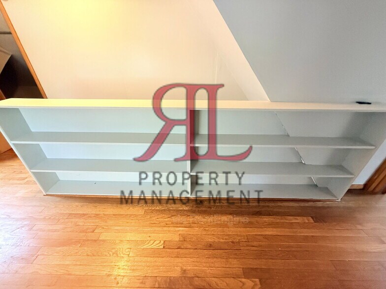 Building Photo - 1011 Mohican Ave