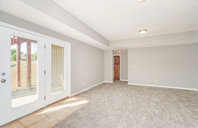 Building Photo - 4673 Oneida Dr