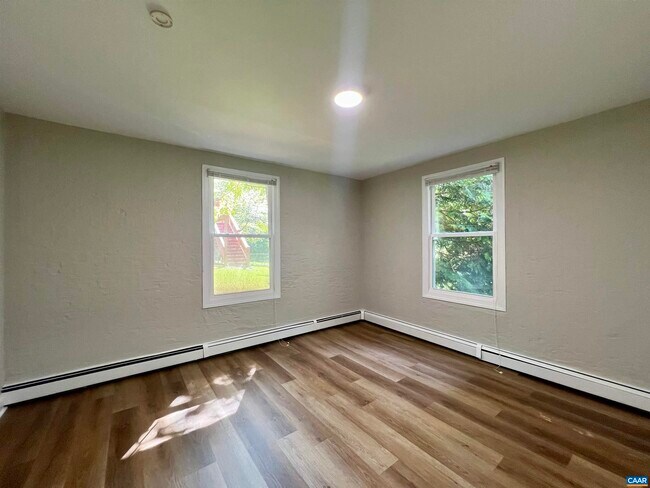 Building Photo - 2525 Woodland Dr