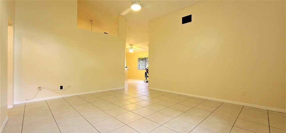 Building Photo - 2815 NW 110th Ter