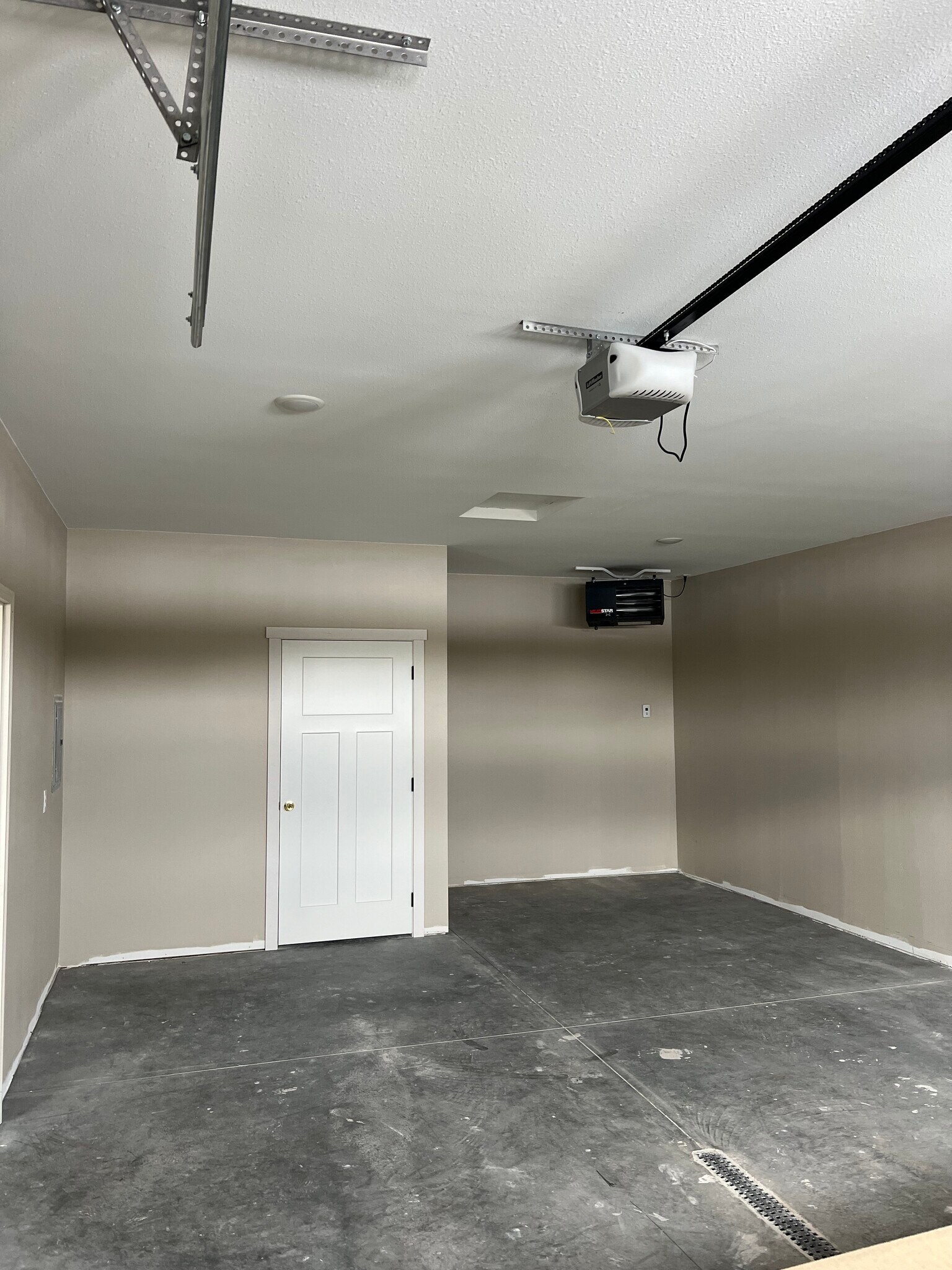 Building Photo - 835 Dorado Dr N