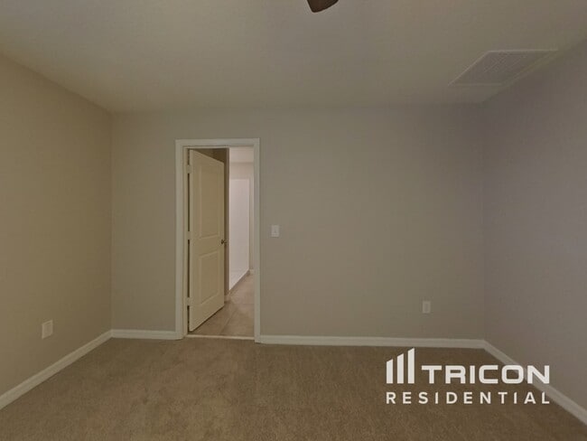 Building Photo - 10015 RoseMary Leaf Ln