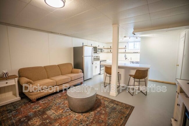 Building Photo - 1060 Whitaker Dr