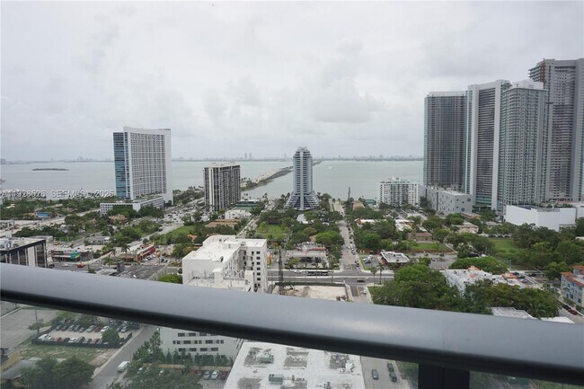 Building Photo - 121 NE 34th St