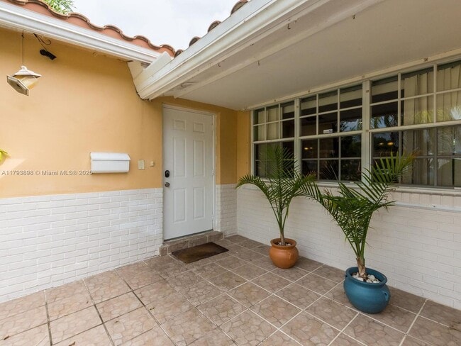 Building Photo - 5524 Garfield St