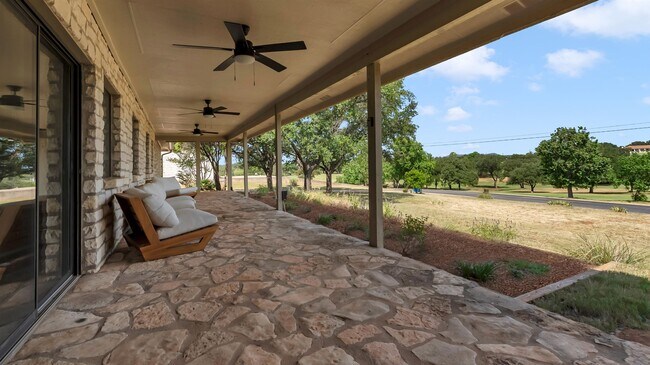 Building Photo - 113 W Bluebonnet Rd