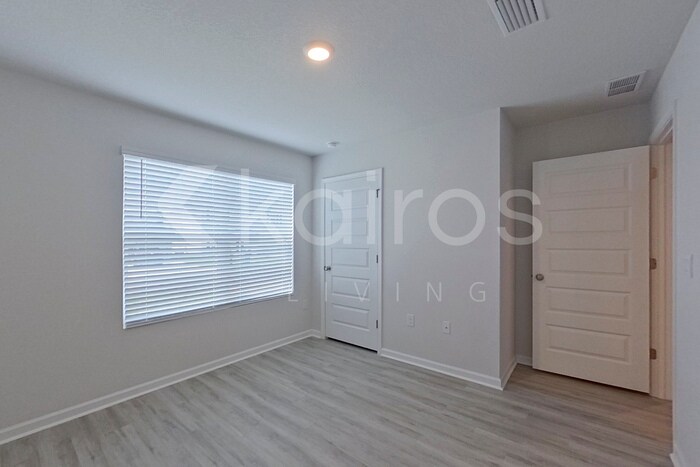 Building Photo - 120 Swallowtail Ln