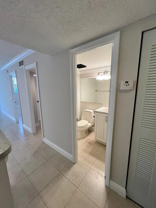 Building Photo - 403 NW 68th Ave